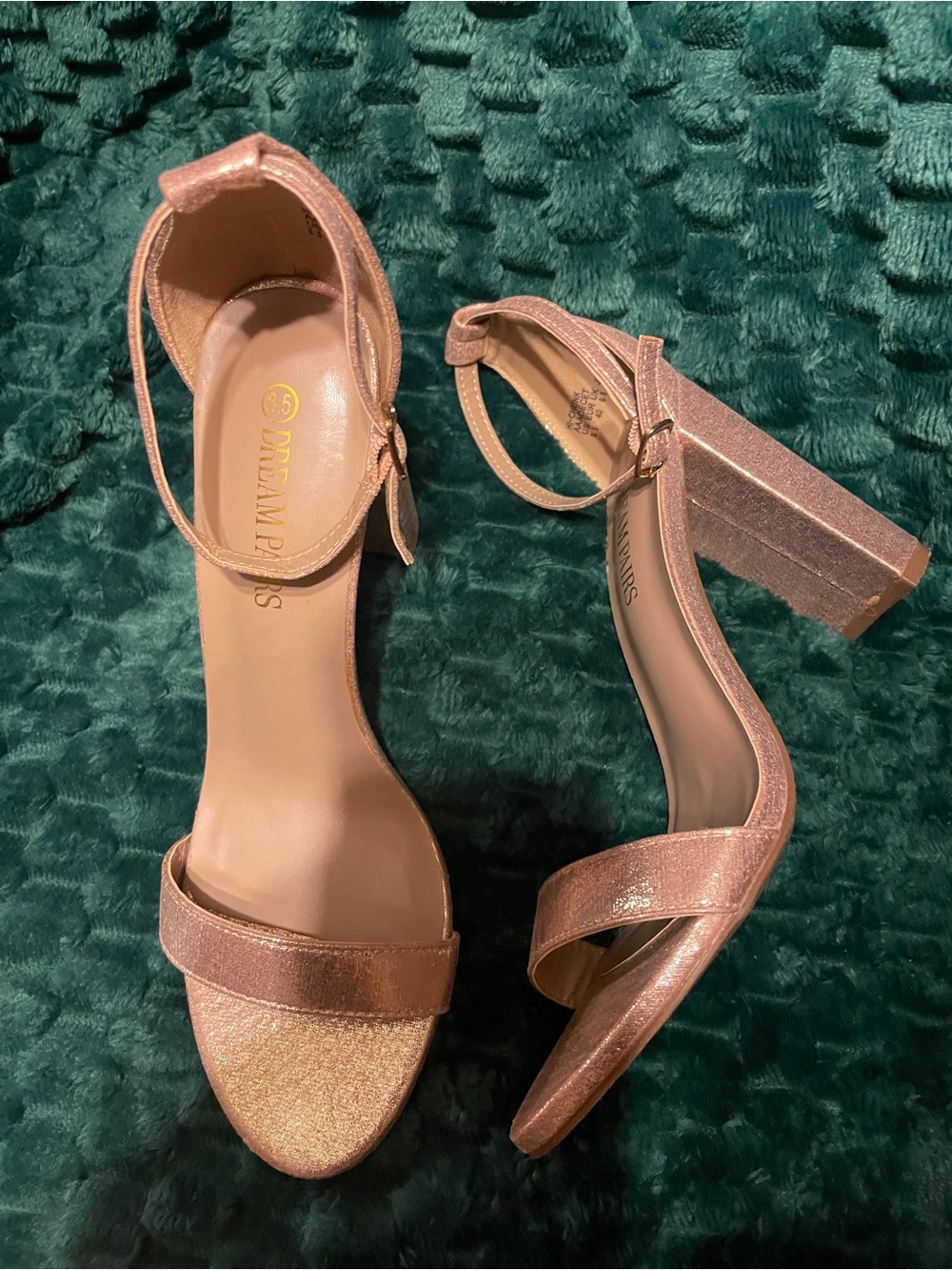 Dream Pairs metallic Rose Gold Block Heel Ankle Strap Sandals size 8.5